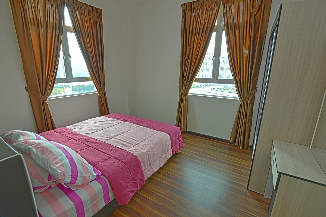Hits Homestay Bayan Lepas Esterno foto