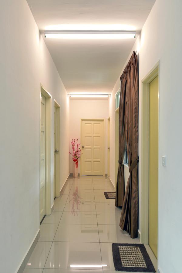 Hits Homestay Bayan Lepas Esterno foto