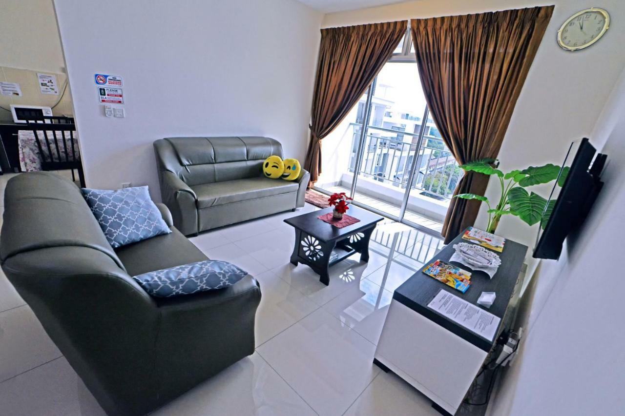 Hits Homestay Bayan Lepas Esterno foto